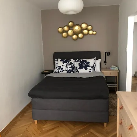 Apartment Studio Zelazna Warsaw